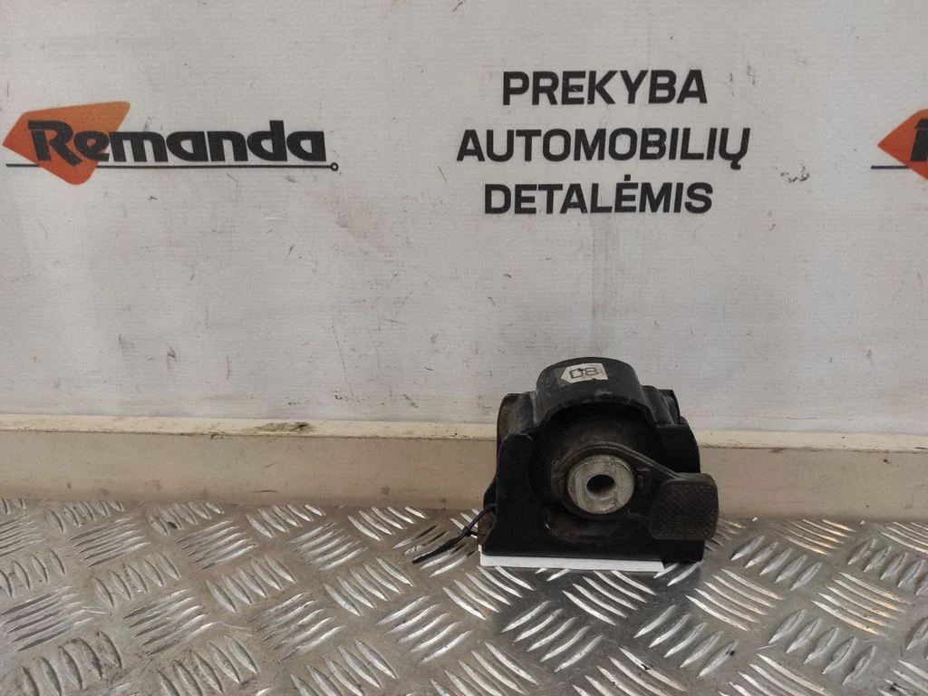 Engine mount bracket – front