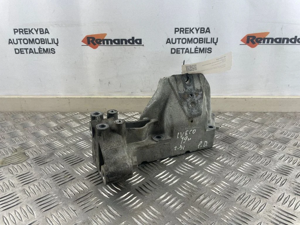 Variklio tvirtinimo kronšteinas