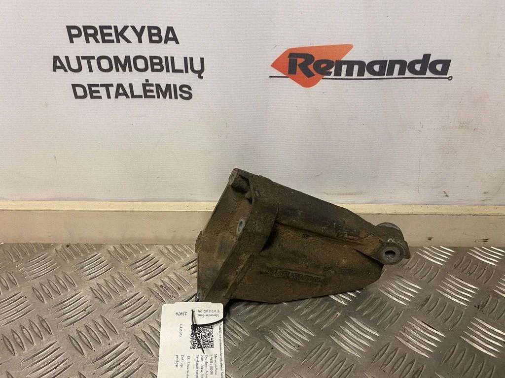 Engine mounting bracket – Mercedes-Benz E-Class W211 (2002-2009)