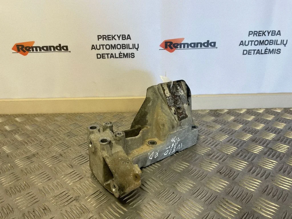 Variklio tvirtinimo kronšteinas