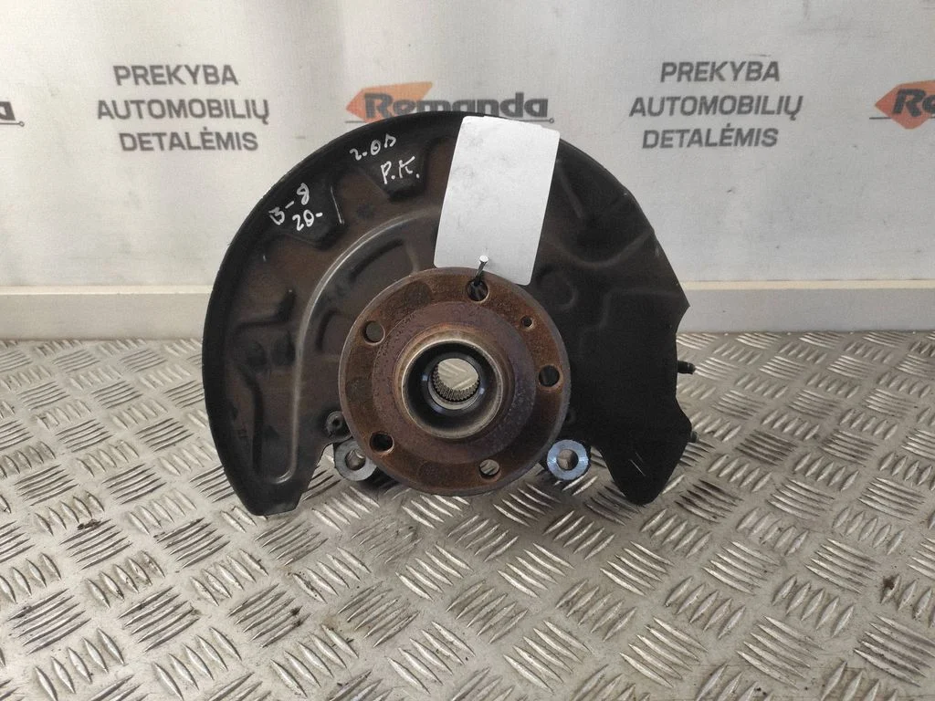 Priekšējais rumbas turētājs (šarnīra dakša) 5Q0407257C