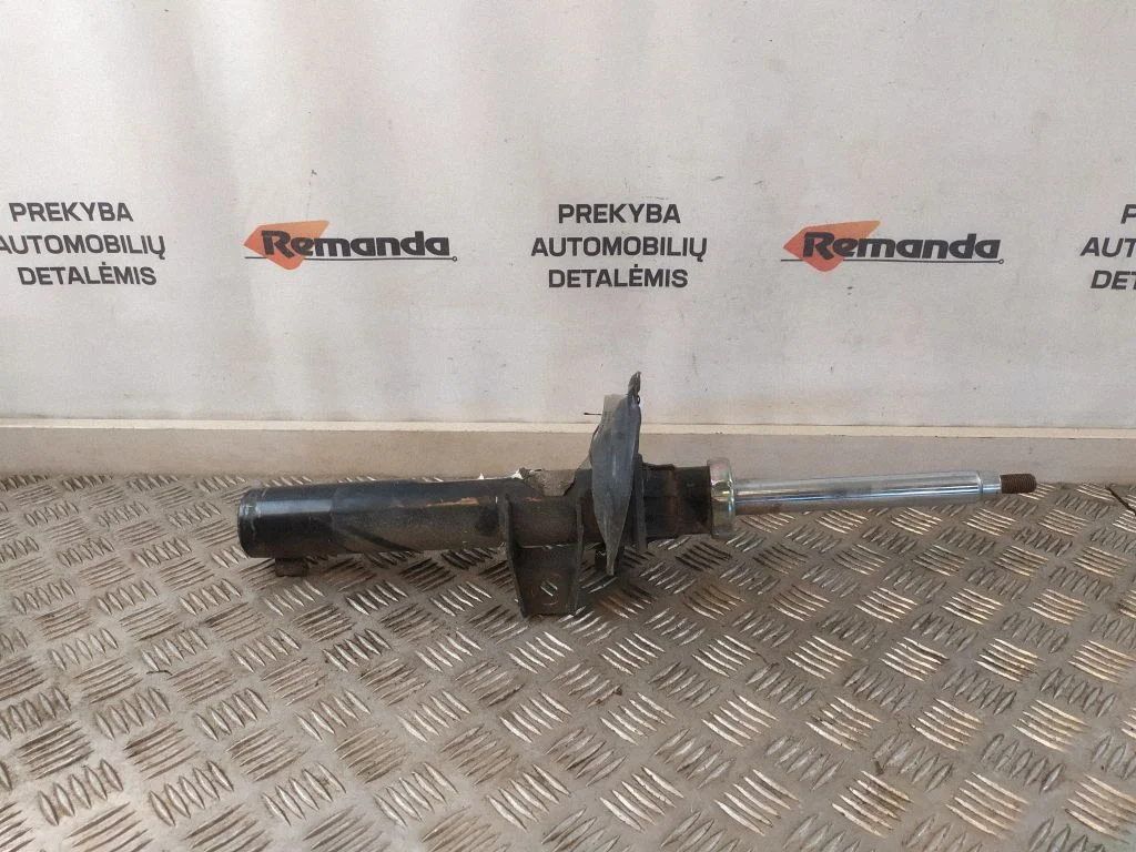 Priekšējais amortizators 5Q0413031