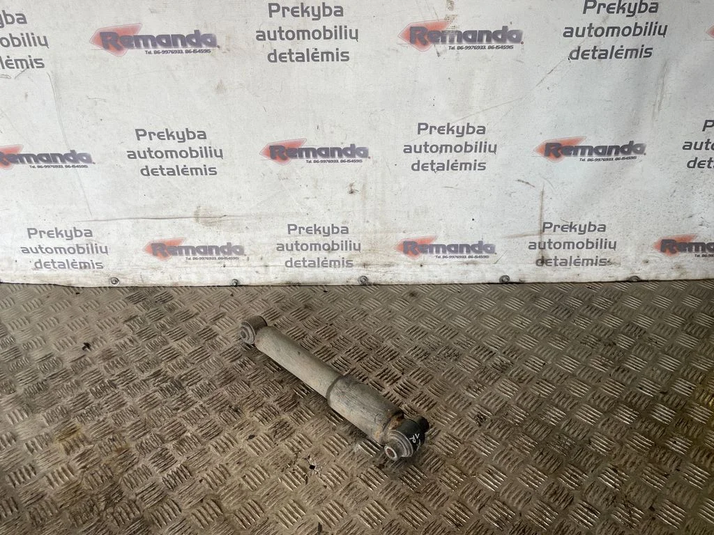 Priekšējais amortizators – priekšējā