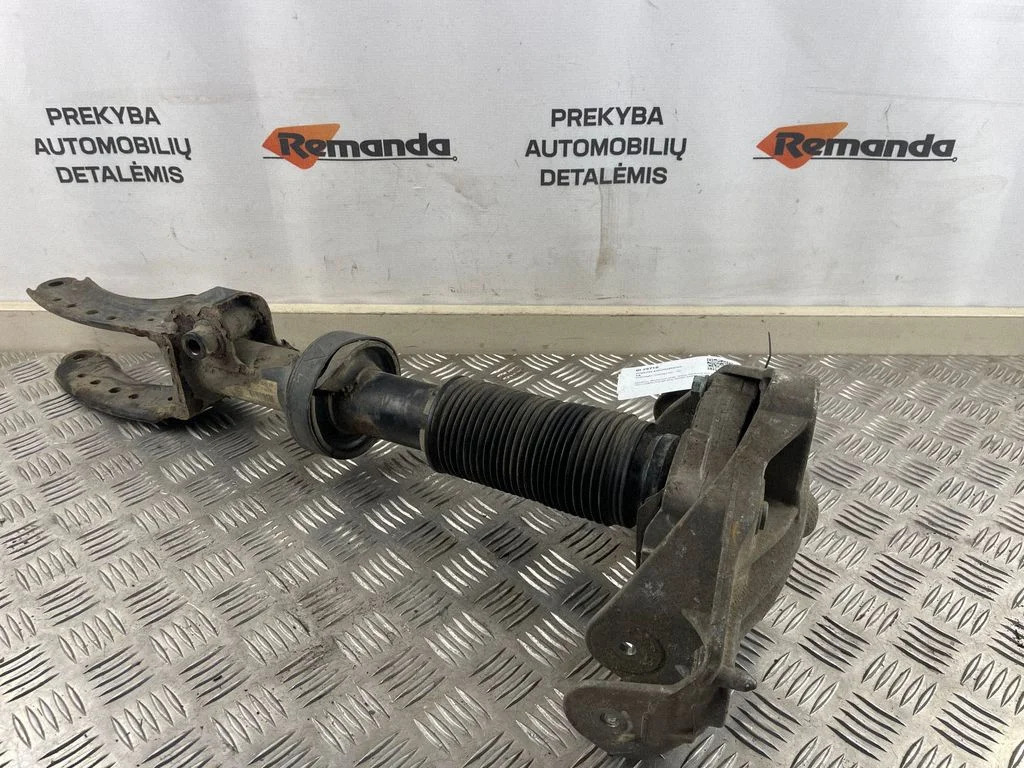 Priekšējais amortizators 7L6412022