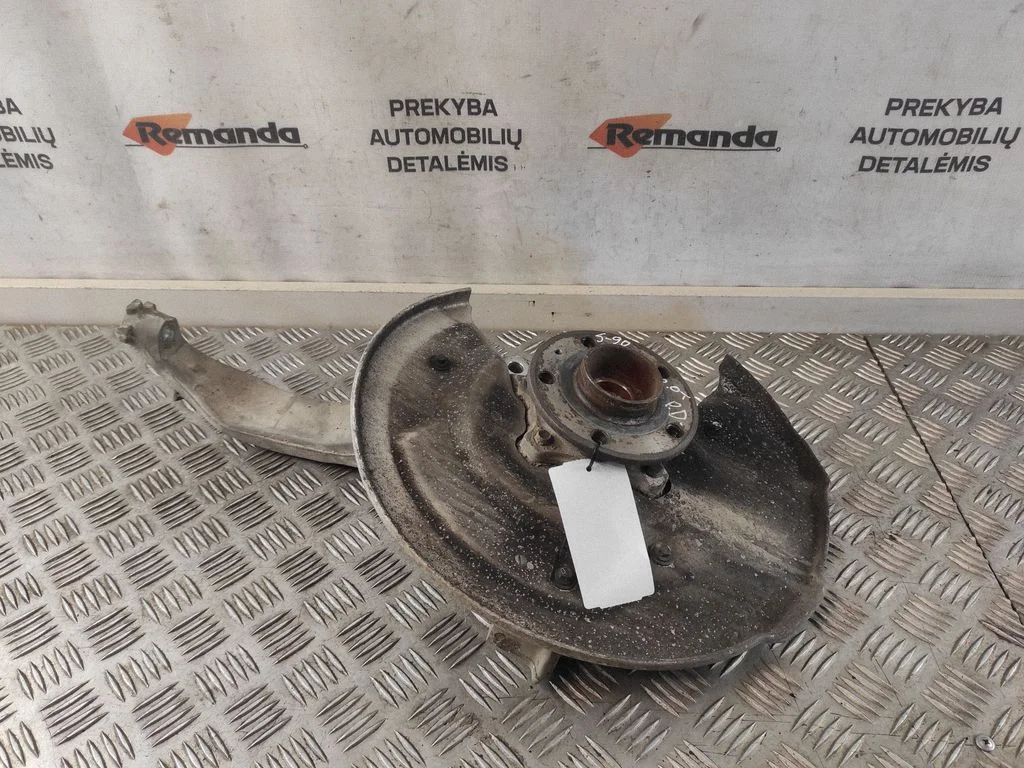 Front wheel hub spindle knuckle 31476612