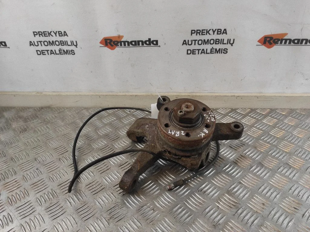 Front wheel hub spindle knuckle – front left