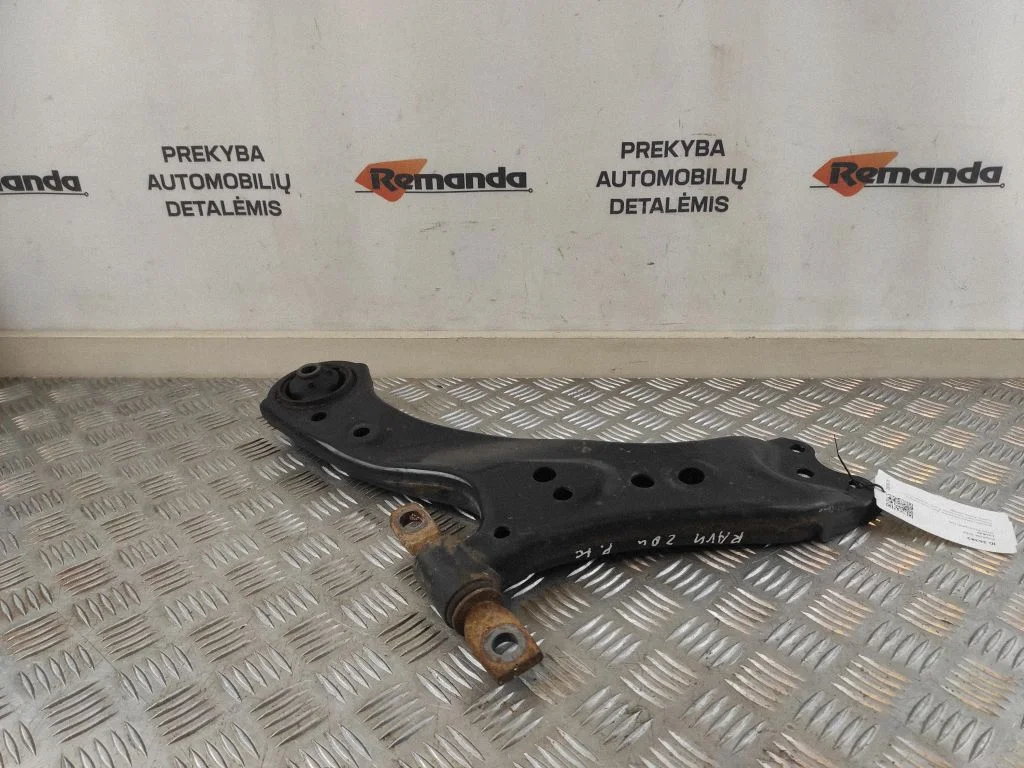 Front lower control arm/wishbone – front left