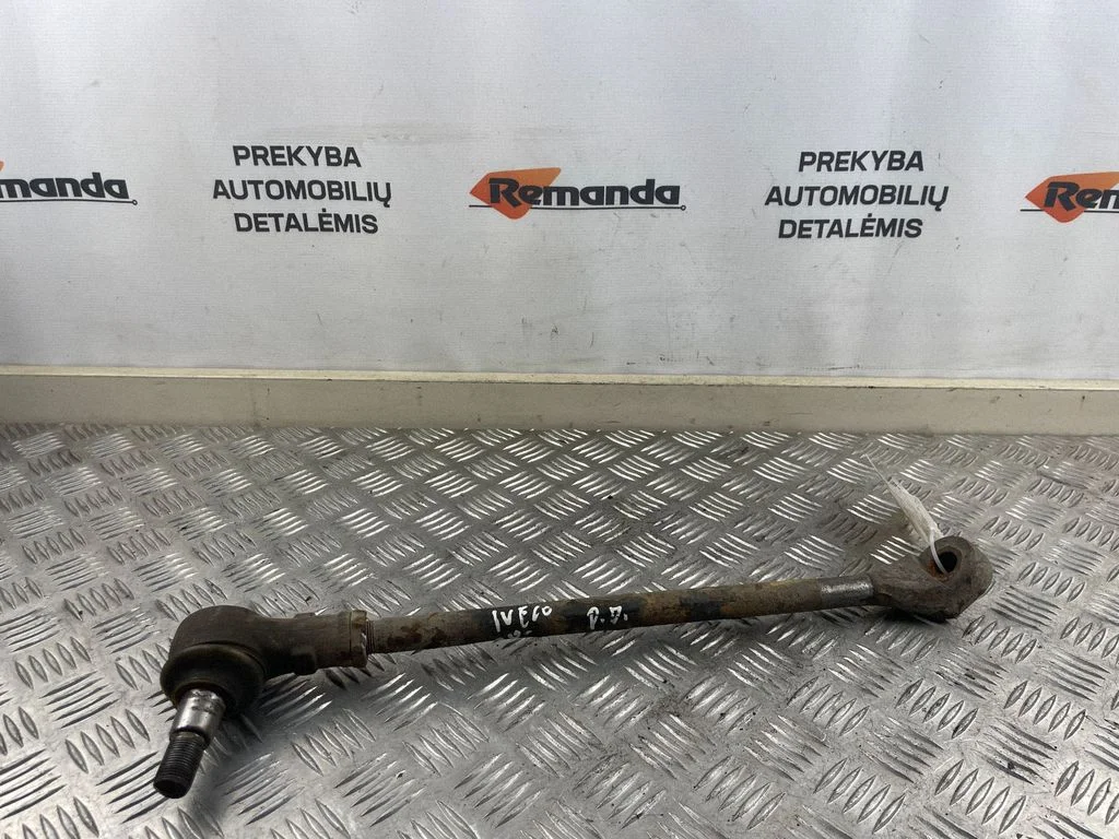 Front lower control arm/wishbone – front right
