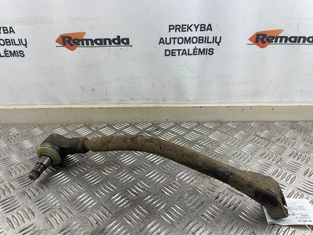 Front lower control arm/wishbone – front right