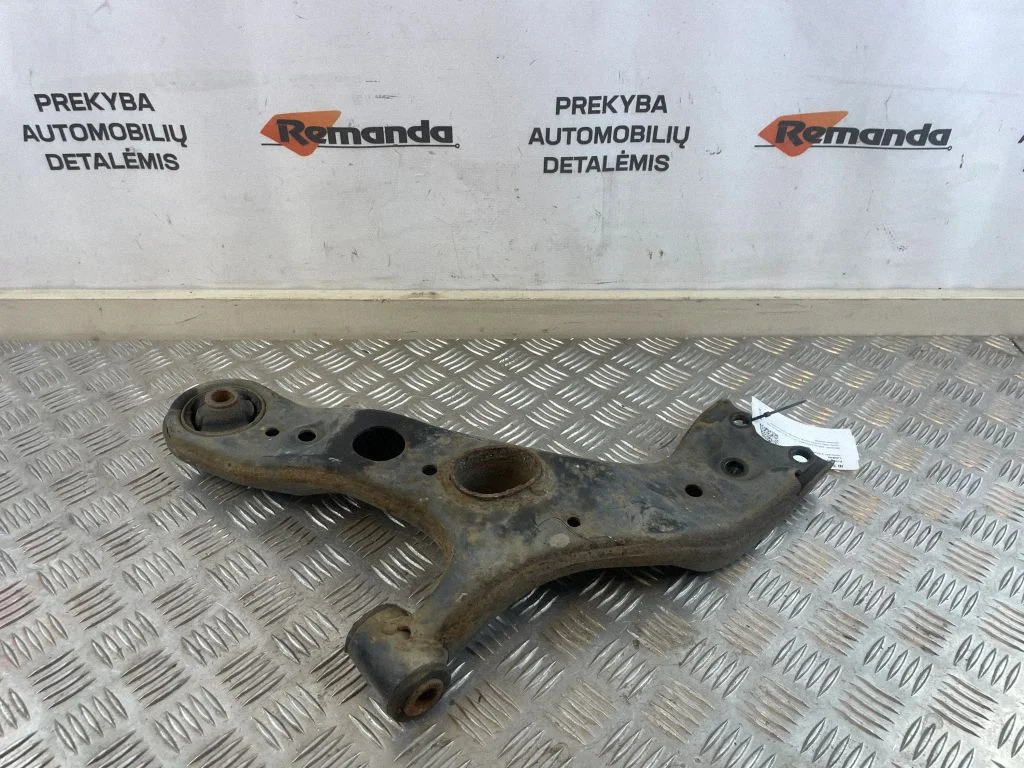 Front lower control arm/wishbone – front right