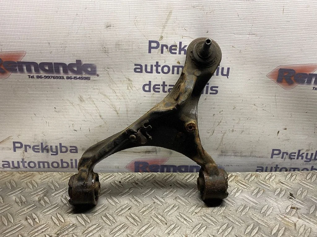 Front lower control arm/wishbone – front right