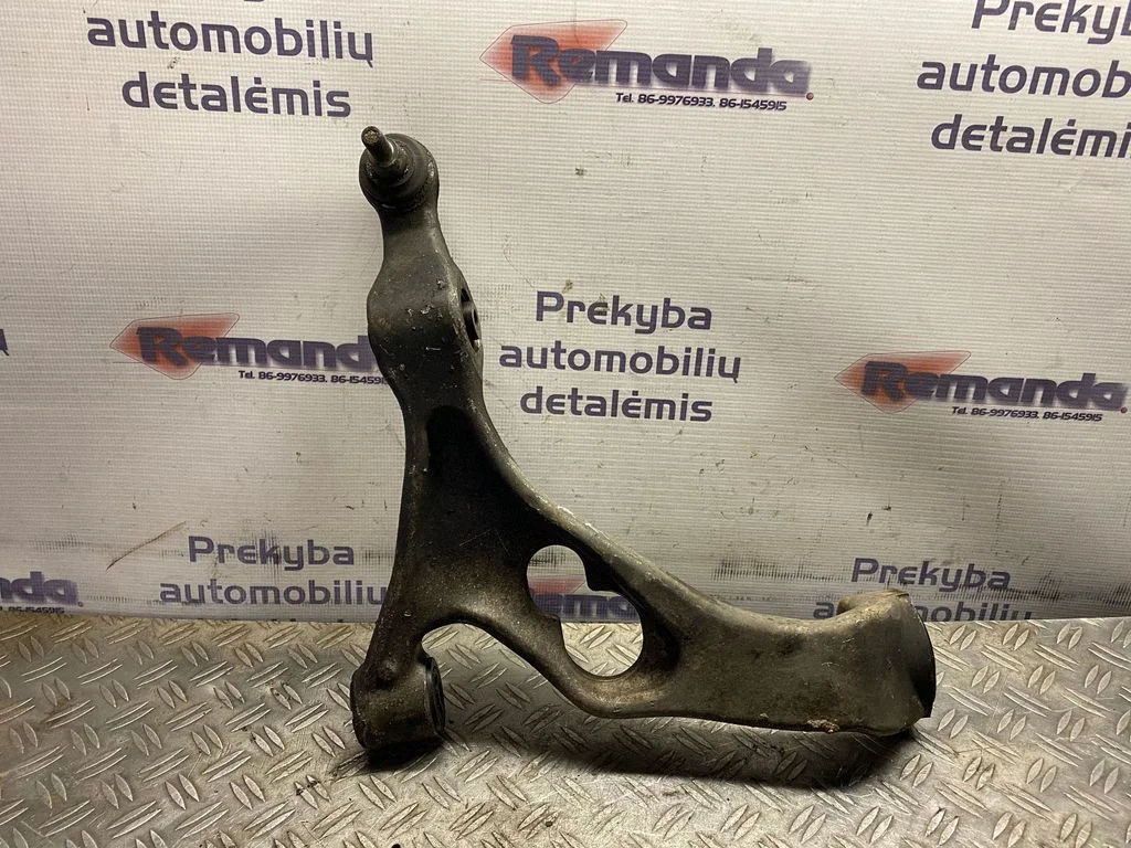 Priekšējā apakšējā svira/svārsts – priekšējā kreisā