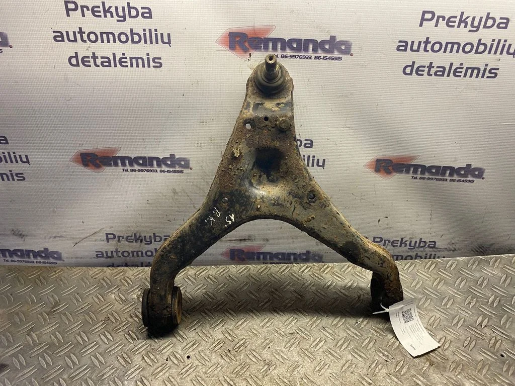 Priekšējā apakšējā svira/svārsts – priekšējā kreisā