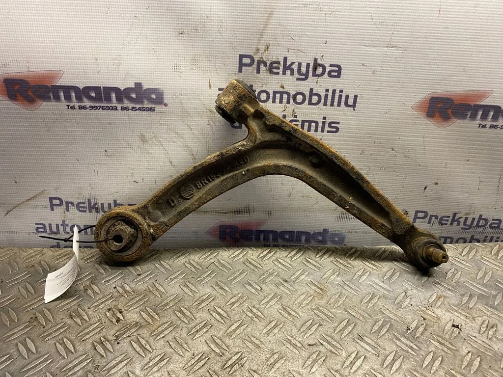 Priekšējā apakšējā svira/svārsts – priekšējā kreisā