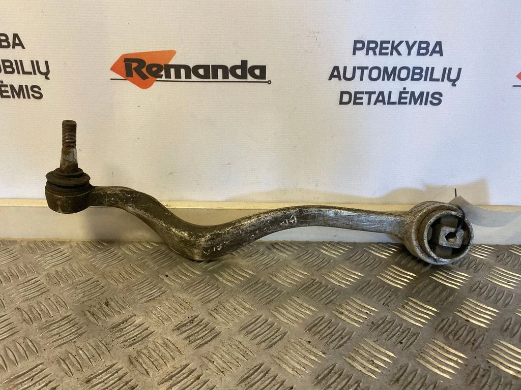 Priekšējā apakšējā svira/svārsts 615110270