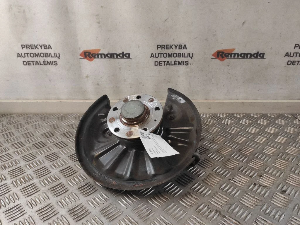 Aizmugurējais rumbas turētājs (šķautne) 5QA505436