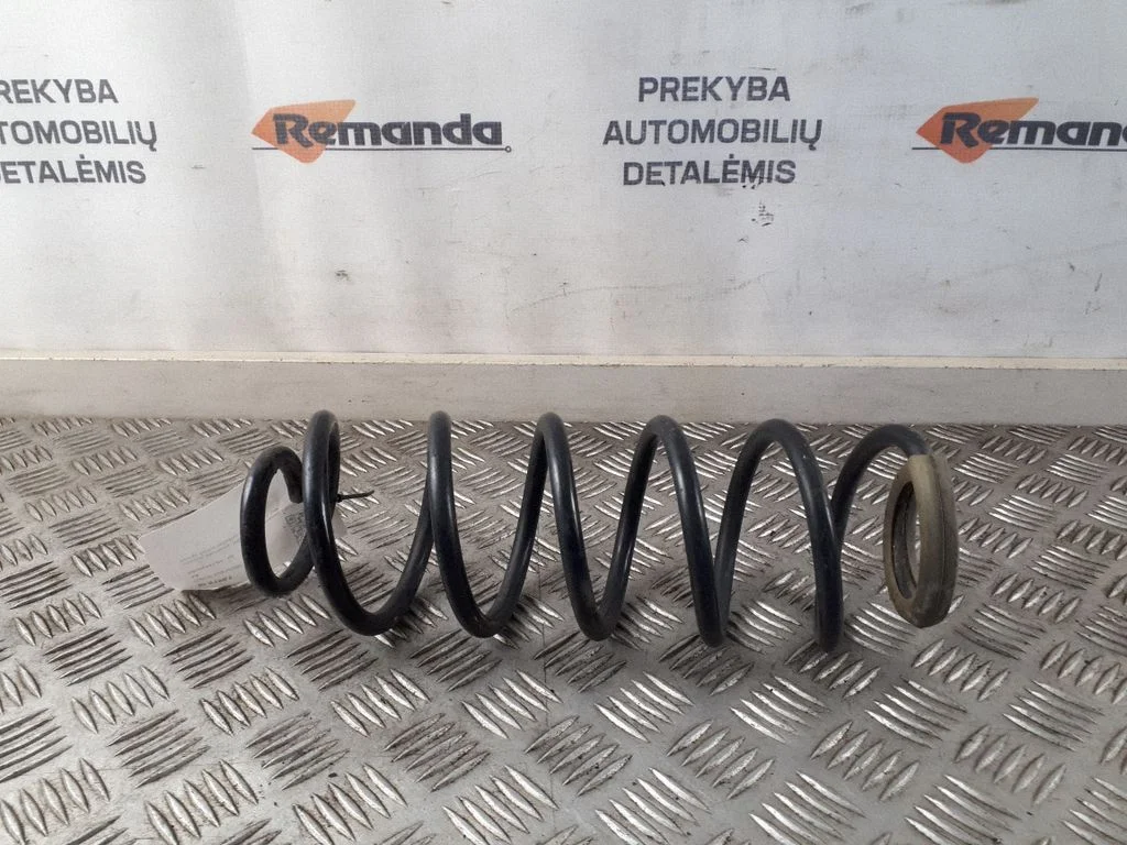 Aizmugurējā spirālatspere