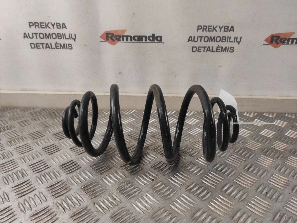 Aizmugurējā spirālatspere