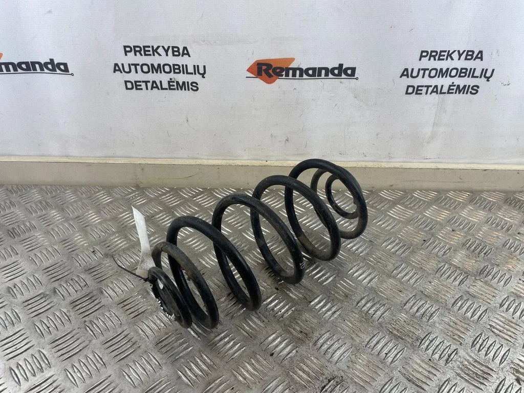 Aizmugurējā spirālatspere