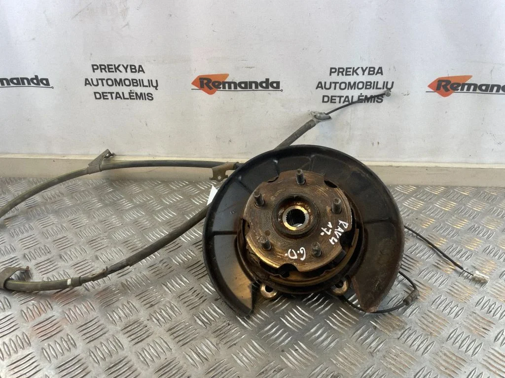 Rear wheel hub – rear right