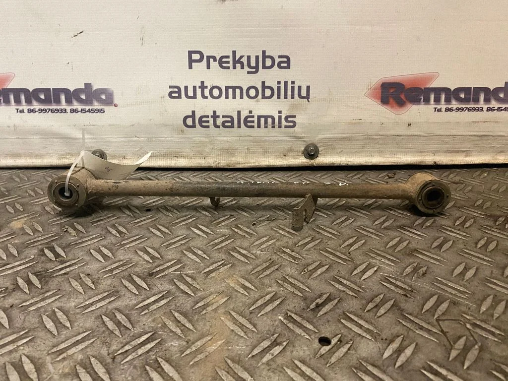 Rear control arm – rear right