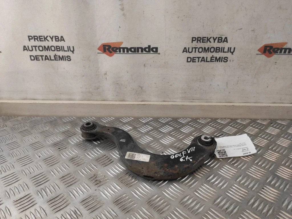 Aizmugurējā svira (dakša) 5Q0505323