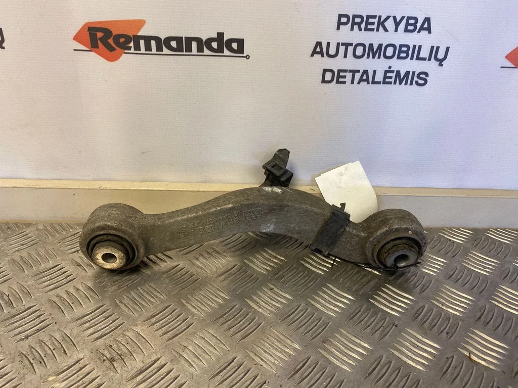 Aizmugurējā svira EN6082T6