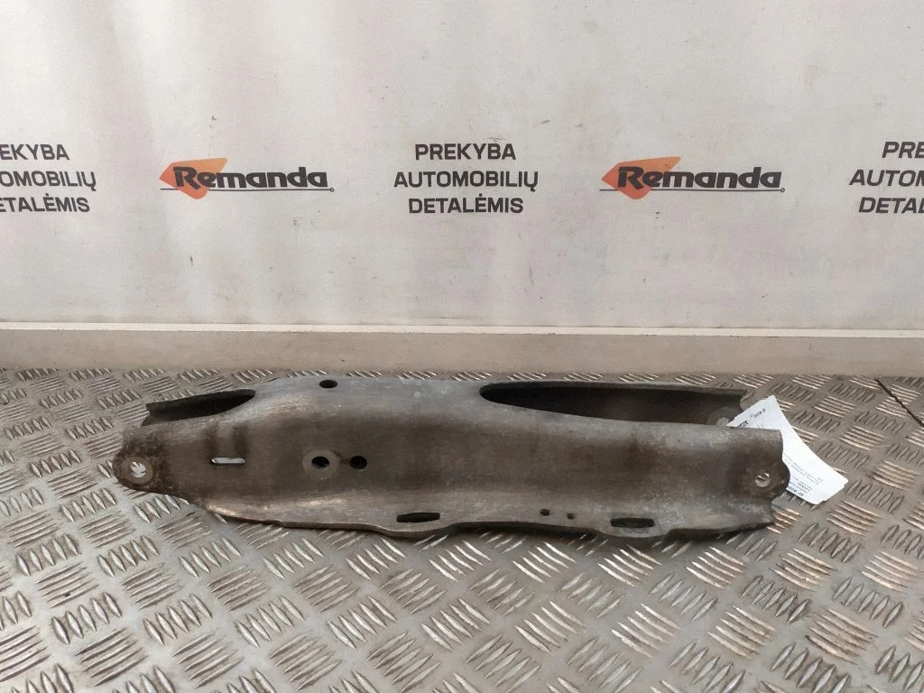 Rear upper control arm/wishbone – rear right