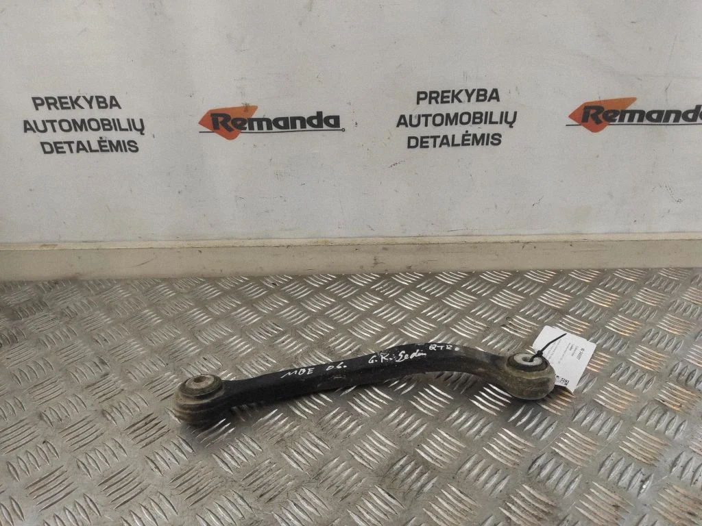 Rear upper control arm/wishbone – rear left