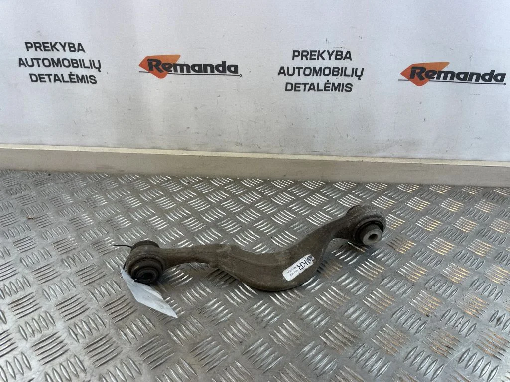 Tagumine ülemine õõtshoob 686112002