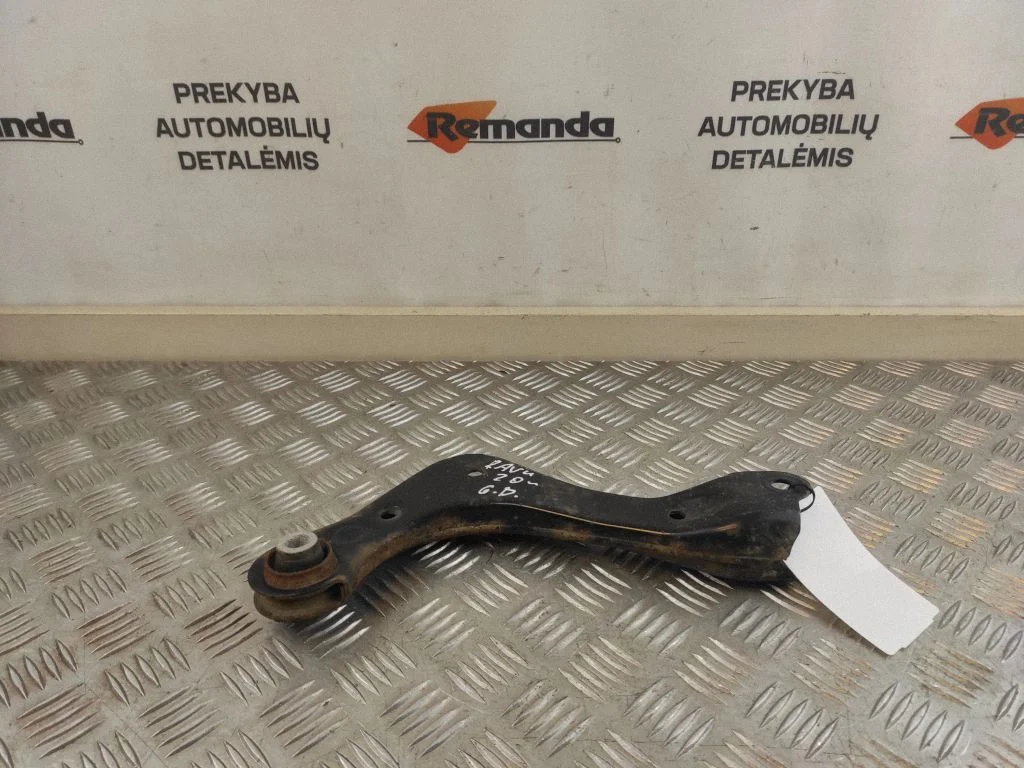 Rear upper control arm/wishbone – rear right