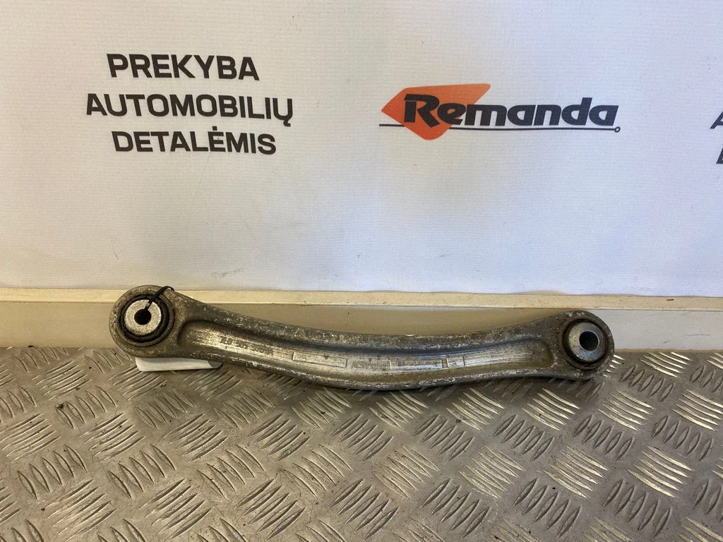 Aizmugurējā svira 7L0505376
