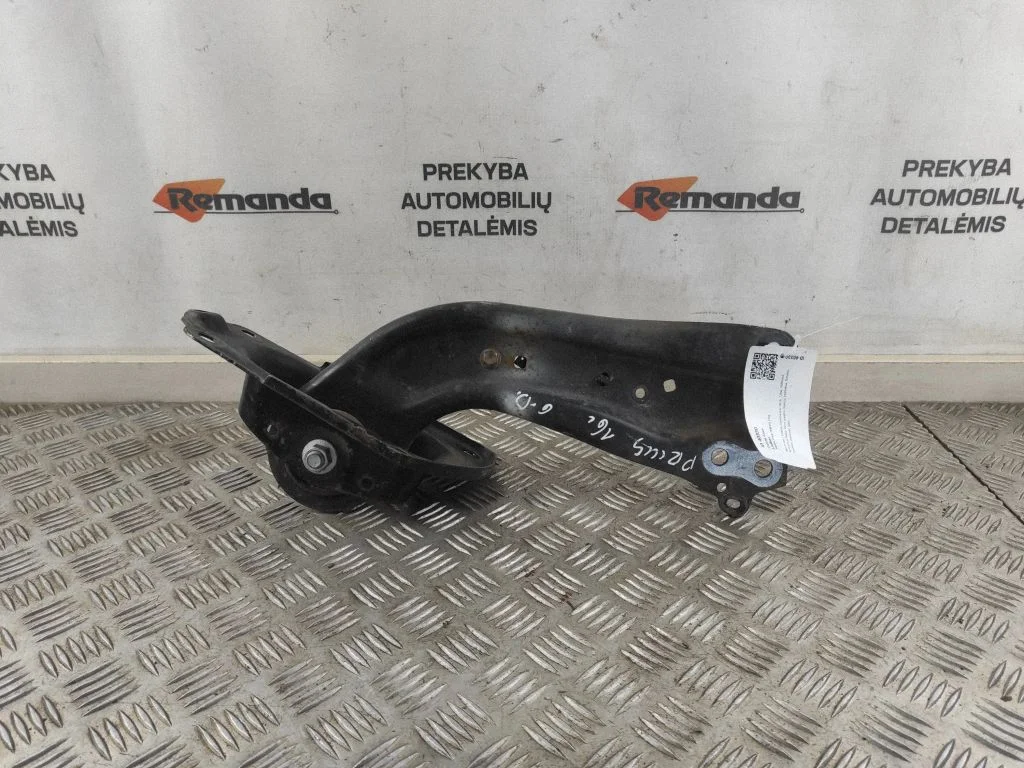 Aizmugurējā svira (dakša) – aizmugurējā labā