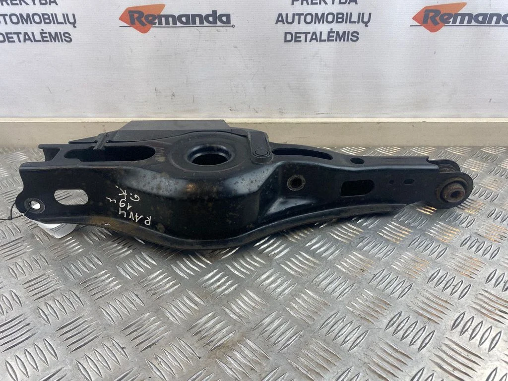 Rear upper control arm/wishbone – rear left