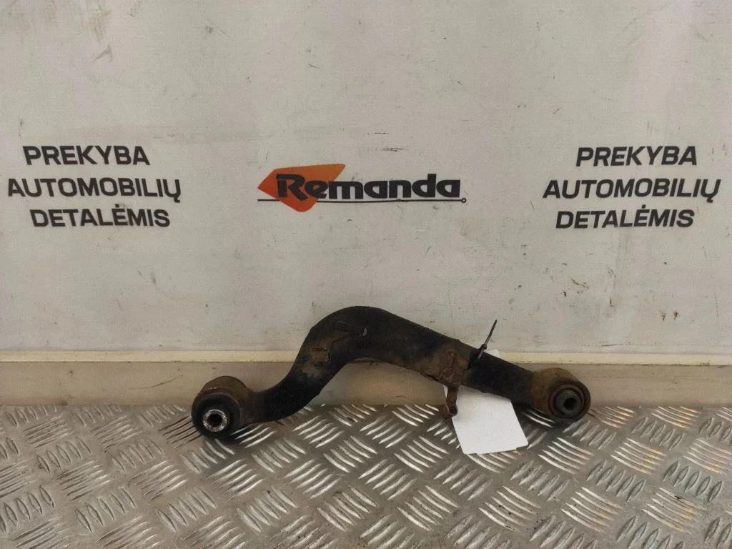 Rear upper control arm/wishbone – rear left