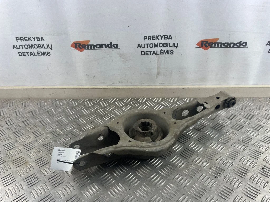 Rear upper control arm/wishbone – rear right