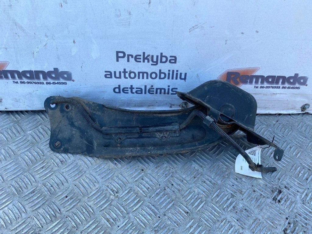 Aizmugurējā svira (dakša) 3C0971047