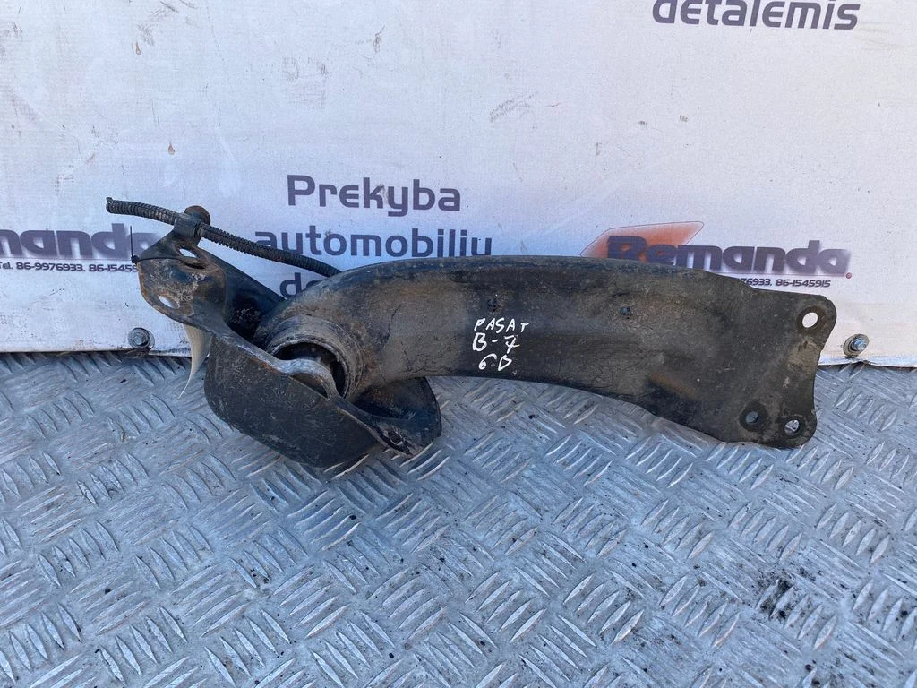 Aizmugurējā svira (dakša) 3C0971047