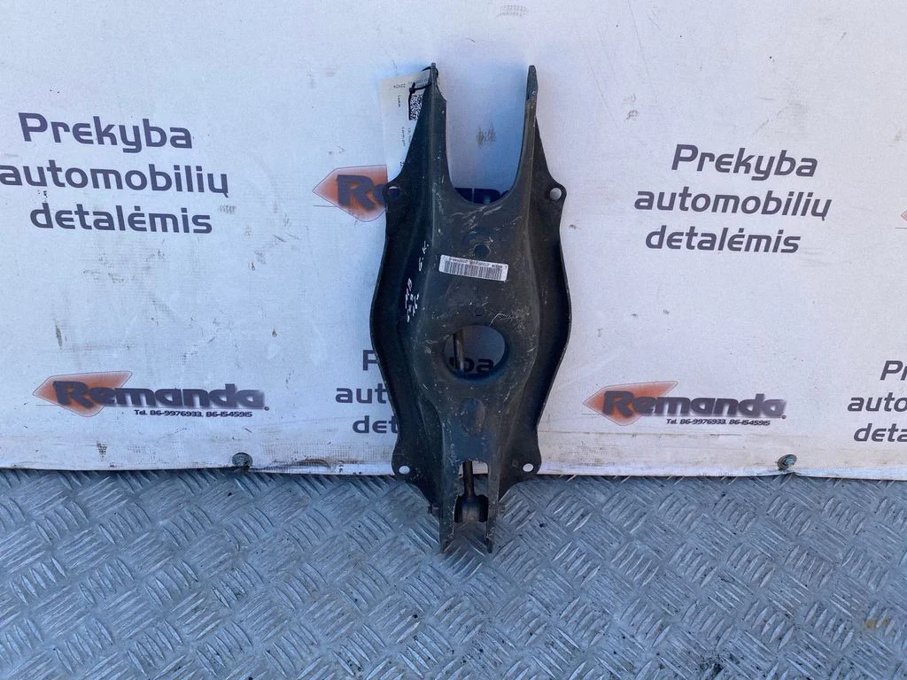 Tagumine ülemine õõtshoob A2053522000