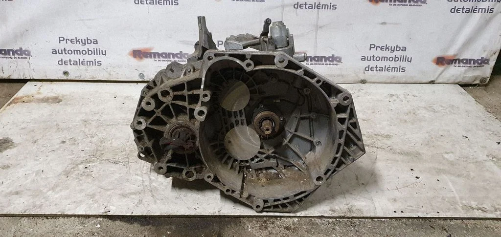 Mechaninė 6 pavarų dėžė