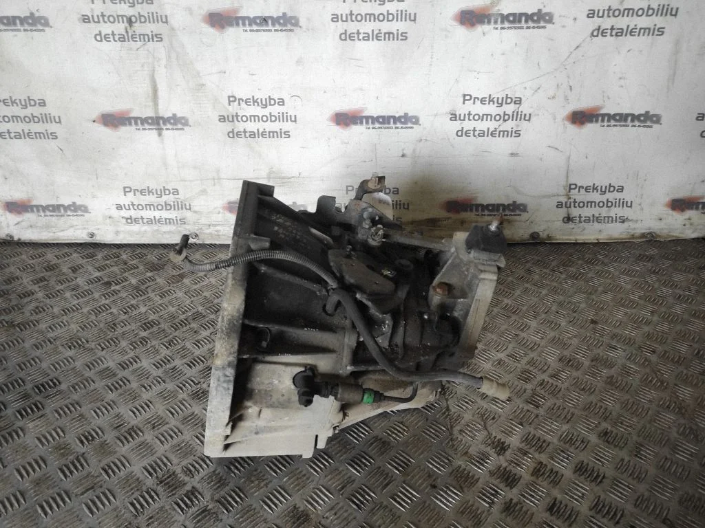 Mechaninė 6 pavarų dėžė