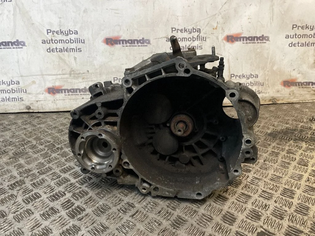 Mechaninė 6 pavarų dėžė