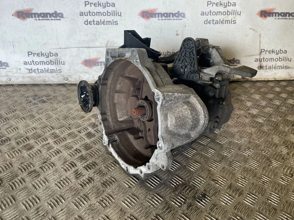 Mechaninė 6 pavarų dėžė