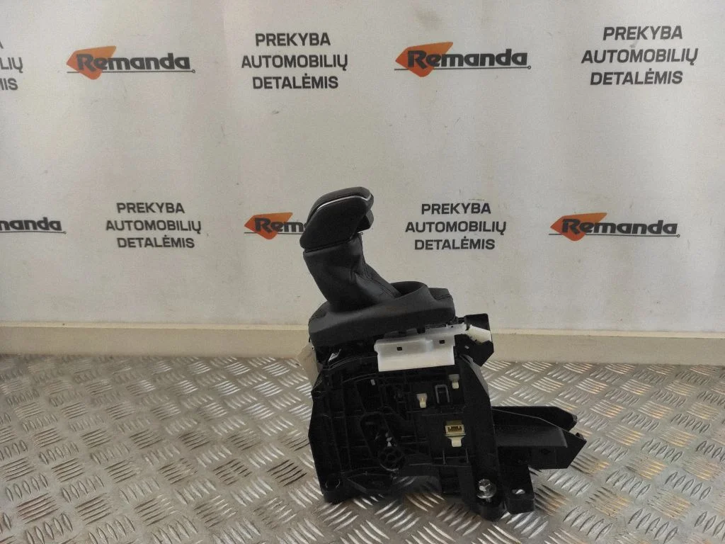 Gear selector mechanism – Toyota RAV 4 (XA50) (2018-)