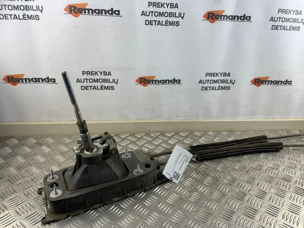 Gear selector mechanism – Volkswagen Caddy (2004-2010)