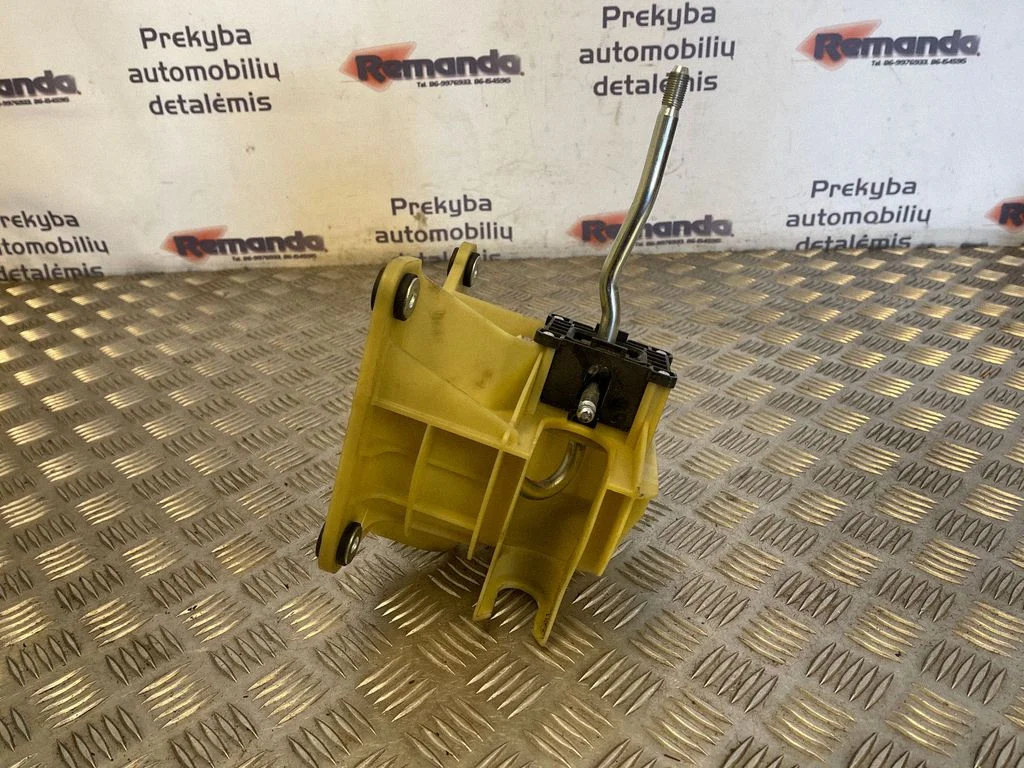 Pavarų perjungimo mechanizmas (kulisa)