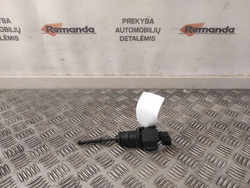 Sajūga galvenais cilindrs 3C0721388B