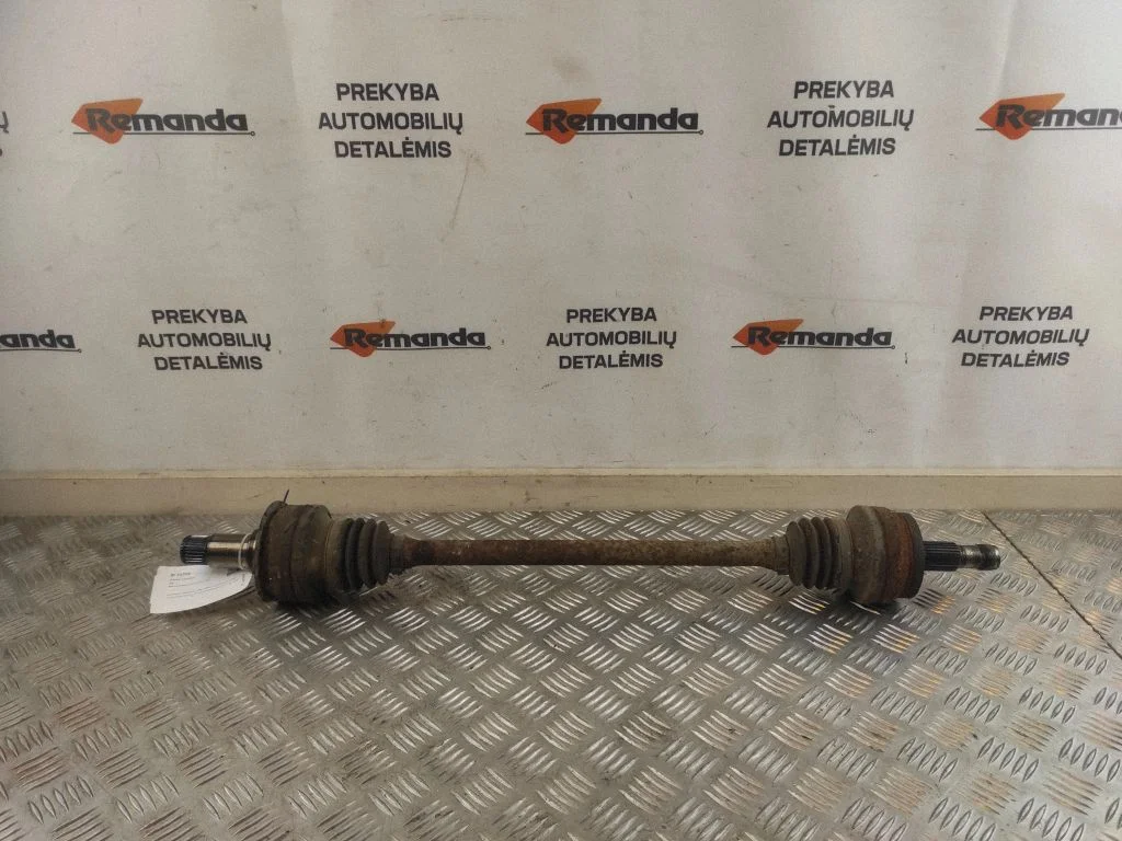 Rear driveshaft – rear left