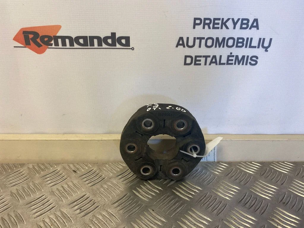 Guminė kardano jungtis
