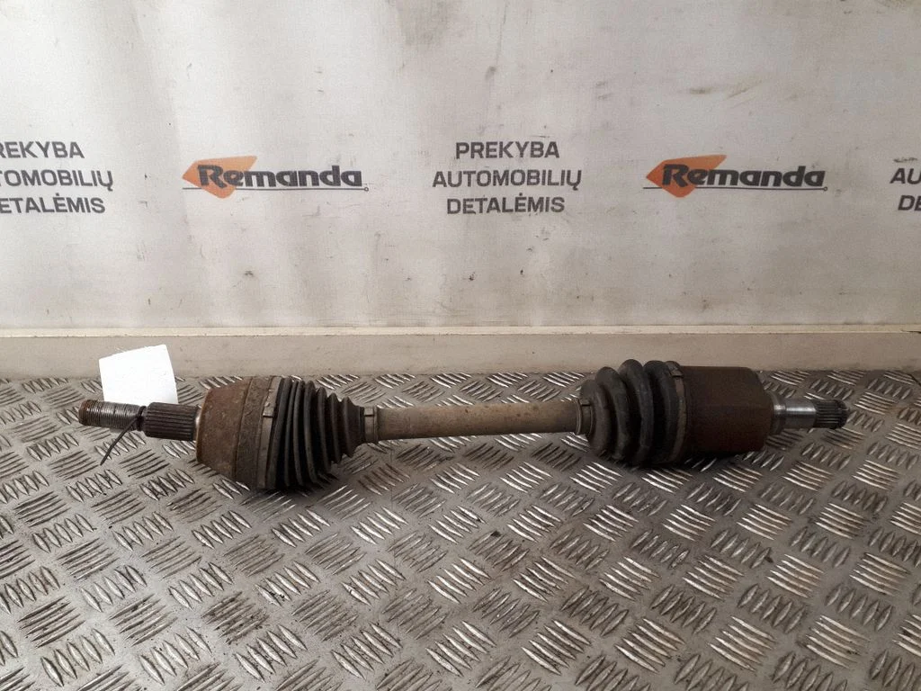 Priekšējā pusass – priekšējā kreisā